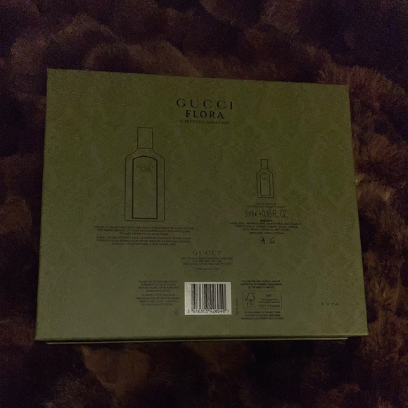 New In The Box 2 pc Flora Gorgeous Gardenia Eau de Parfum Festive Gift Set - Picture 4 of 4